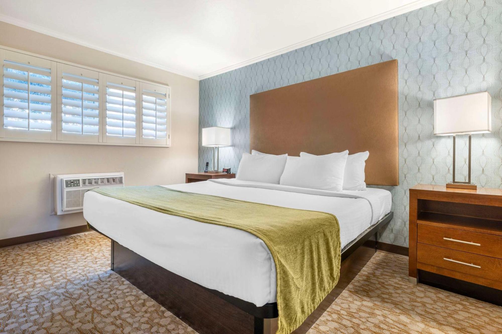 Best Western Plus Beach View Lodge Carlsbad Bagian luar foto