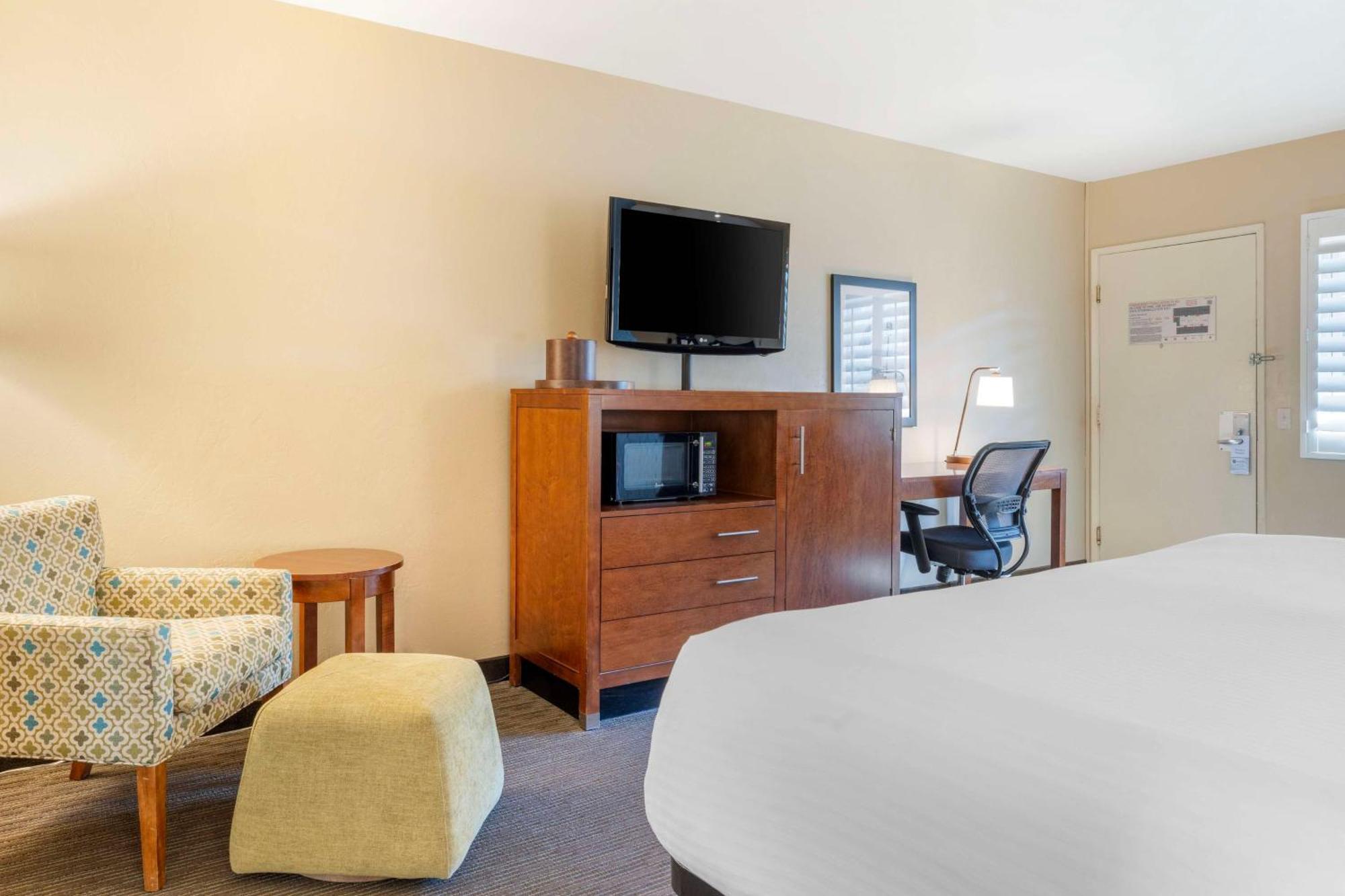 Best Western Plus Beach View Lodge Carlsbad Bagian luar foto