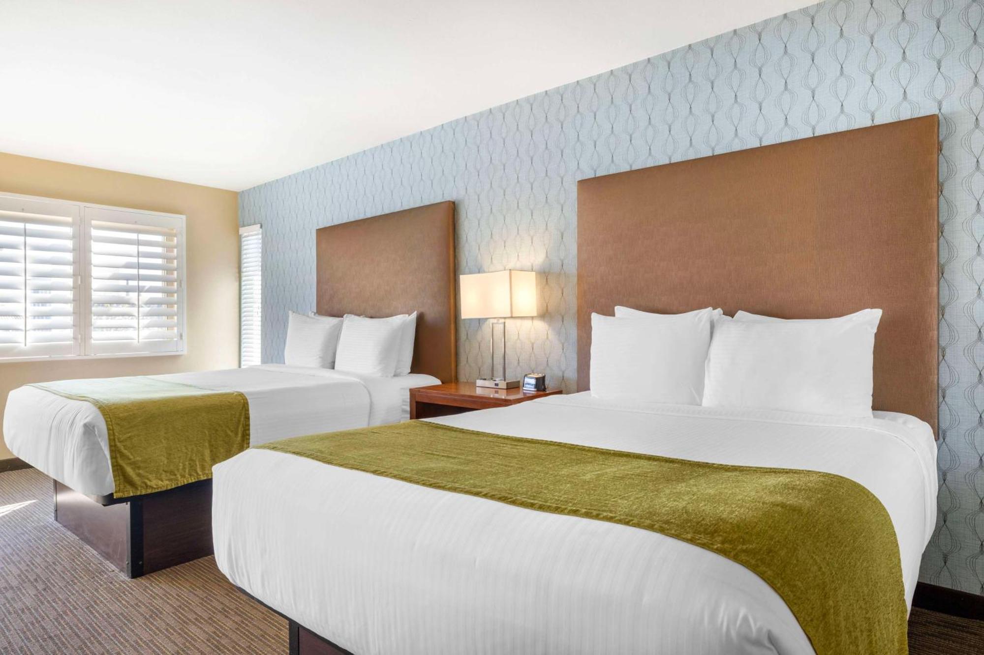 Best Western Plus Beach View Lodge Carlsbad Bagian luar foto